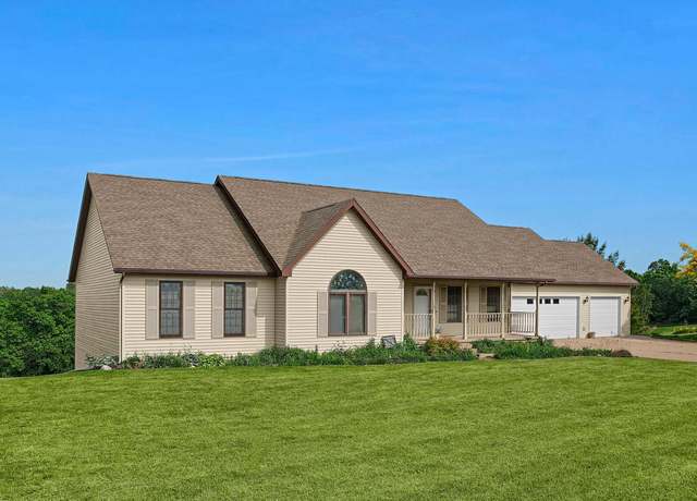 Property at N1638 Lost Ridge Rd, La Crosse, WI 54601, 4 beds, 3 baths