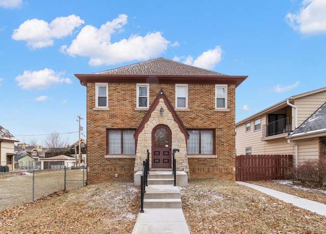 Property at 2920 N 53rd St, Milwaukee, WI 53210, 3 beds, 2.5 baths