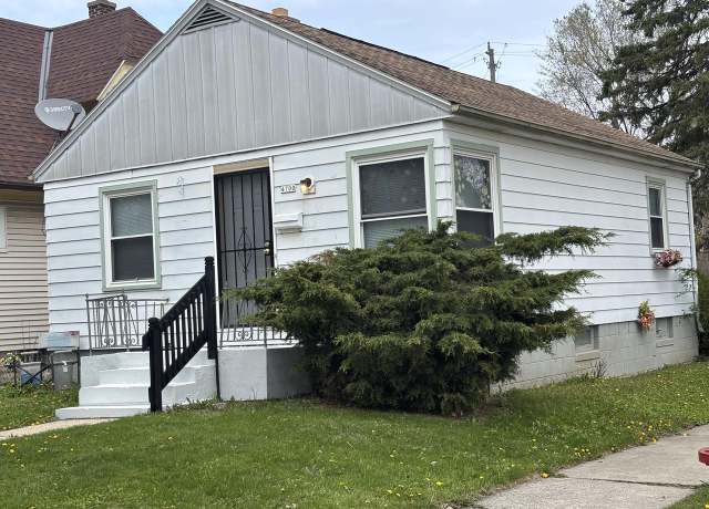 Property at 4700 N 36th St, Milwaukee, WI 53209, 2 beds, 1 bath