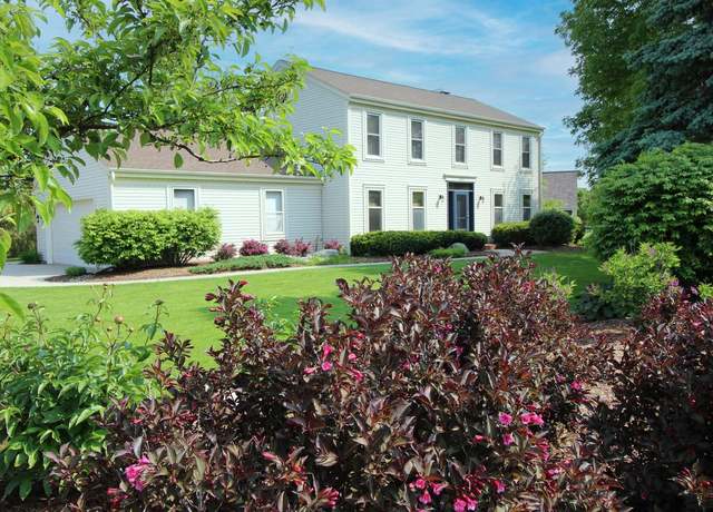 Property at 1000 Ridge Rd, Waukesha, WI 53186, 3 beds, 2.5 baths