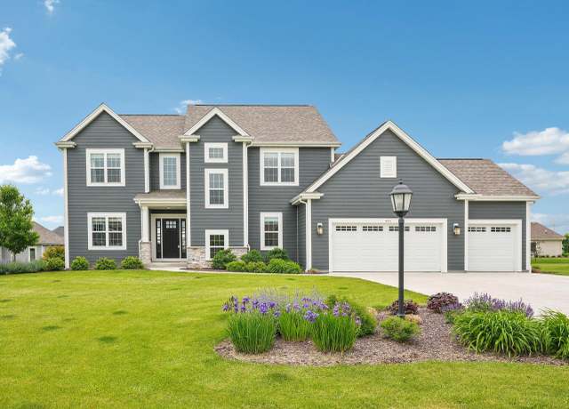 Property at 8975 W Eagle Ct, Mequon, WI 53097, 5 beds, 3.5 baths