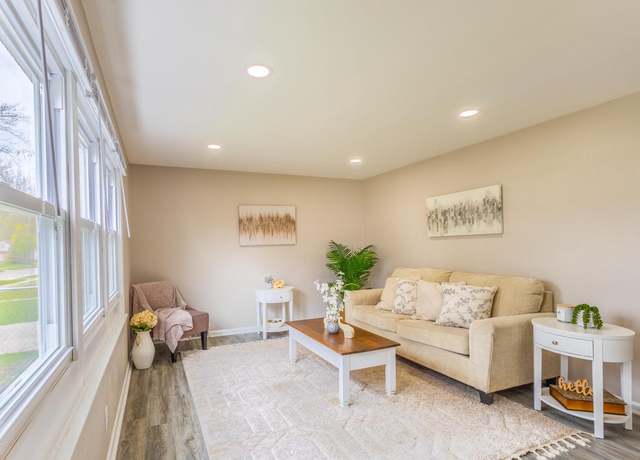 Property at 4910 N 62nd St, Milwaukee, WI 53218, 4 beds, 2 baths