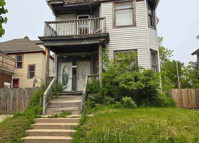 Property at 2622 W Vine St, Milwaukee, WI 53205, 4 beds, 2 baths