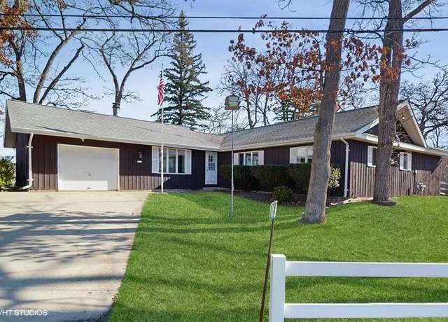 Property at 8115 W Lakeshore Dr, Burlington, WI 53105, 3 beds, 1 bath