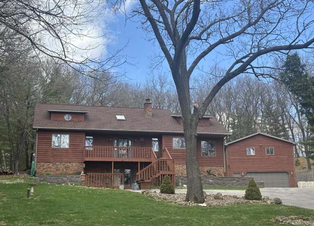 Property at 7992 Idledale Ave, Sparta, WI 54656, 4 beds, 3 baths