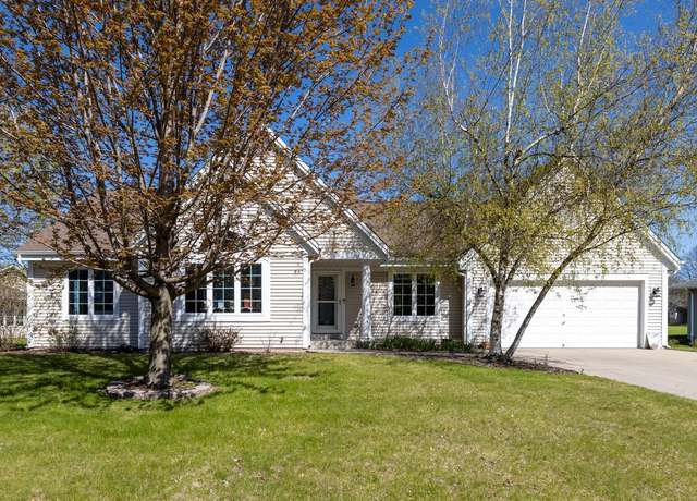 Property at 516 Sara'S Ct, Slinger, WI 53086, 3 beds, 2 baths