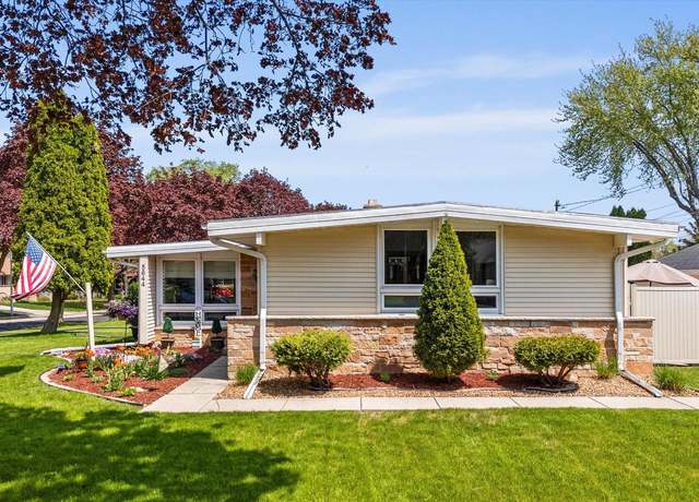 Property at 5644 S 39th St, Milwaukee, WI 53221, 3 beds, 2 baths