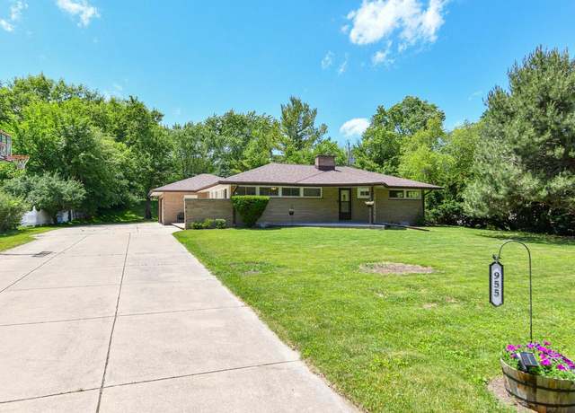 Property at 955 Garvens Ave, Brookfield, WI 53005, 3 beds, 1 bath