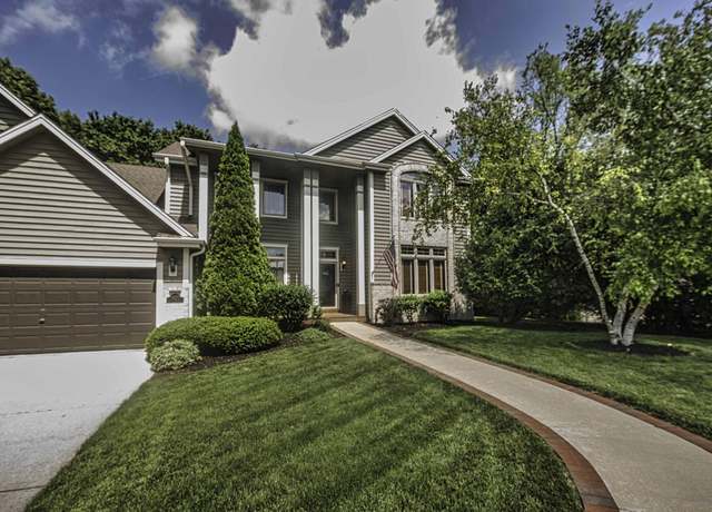 Property at 14220 W North Oak Blvd, New Berlin, WI 53151, 5 beds, 4 baths