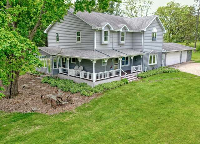 Property at W1041 County Road O, Oconomowoc, WI 53066, 4 beds, 2.5 baths