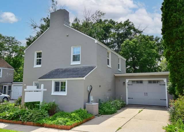 Property at 5619 Badger Ct, Greendale, WI 53129, 3 beds, 1.5 baths