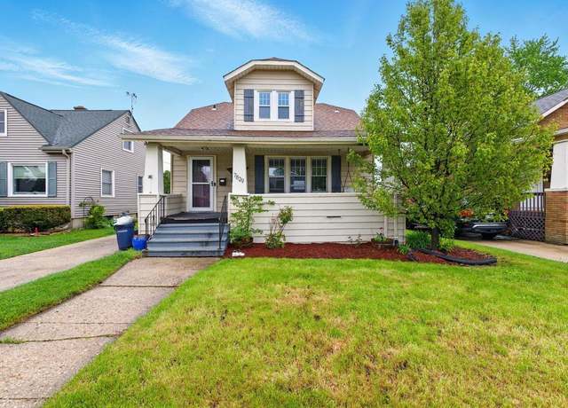 Property at 7829 22nd Ave, Kenosha, WI 53143, 4 beds, 1.5 baths