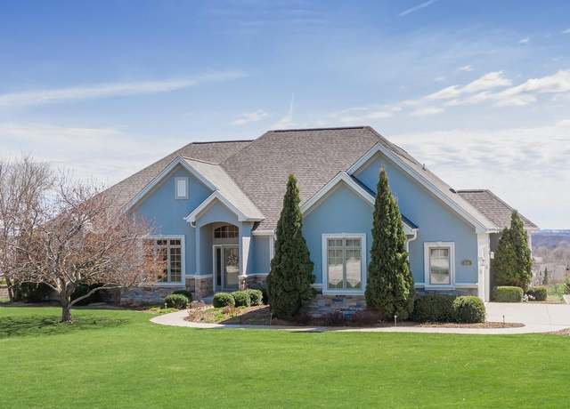 Property at 700 Bluestem Ct, Pewaukee, WI 53072, 5 beds, 3.5 baths