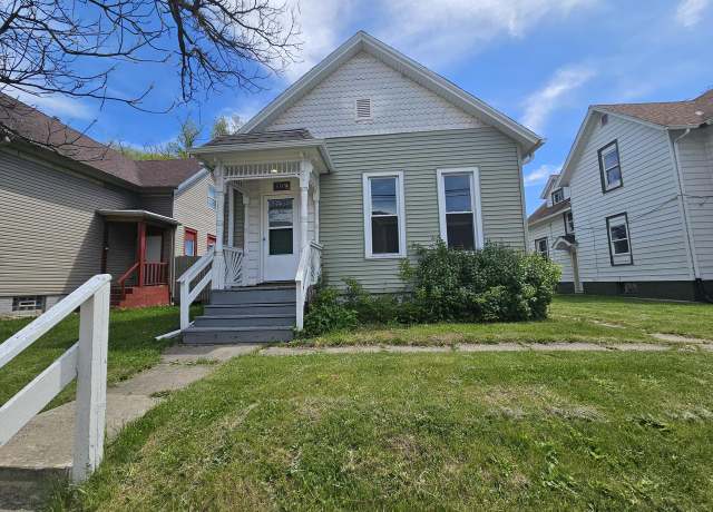 Property at 609 N Memorial Dr, Racine, WI 53404, 2 beds, 1 bath