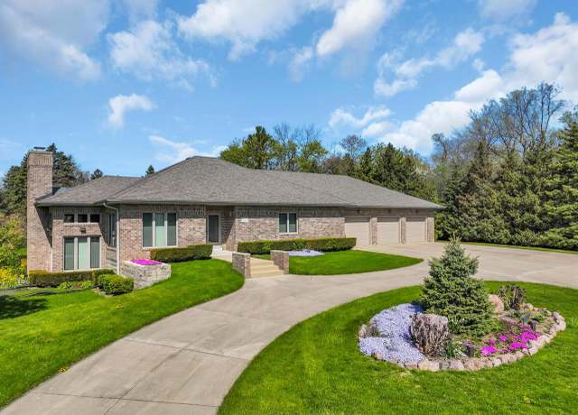 Property at 2132 Esquire Ln, Mount Pleasant, WI 53406, 4 beds, 4.5 baths
