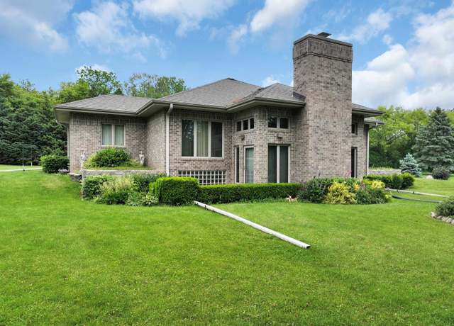 Property at 2132 Esquire Ln, Mount Pleasant, WI 53406, 4 beds, 4.5 baths