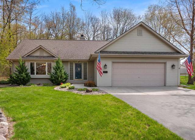 Property at W241N7522 N Woodsview Dr, Sussex, WI 53089, 3 beds, 2.5 baths