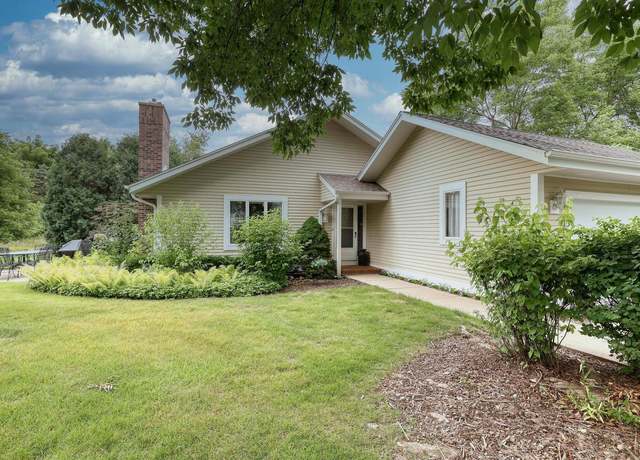 Property at 103 Harrogate Dr, Waukesha, WI 53188, 3 beds, 3 baths