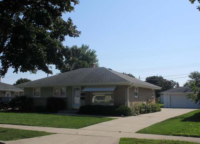 Property at 3414 S 78th St, Milwaukee, WI 53219, 3 beds, 1.5 baths