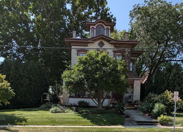 Property at 244 E Racine St, Jefferson, WI 53549, 4 beds, 4.5 baths