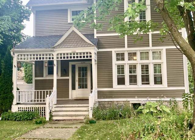 Property at 1105 N 6th St, Sheboygan, WI 53081, 3 beds, 1 bath