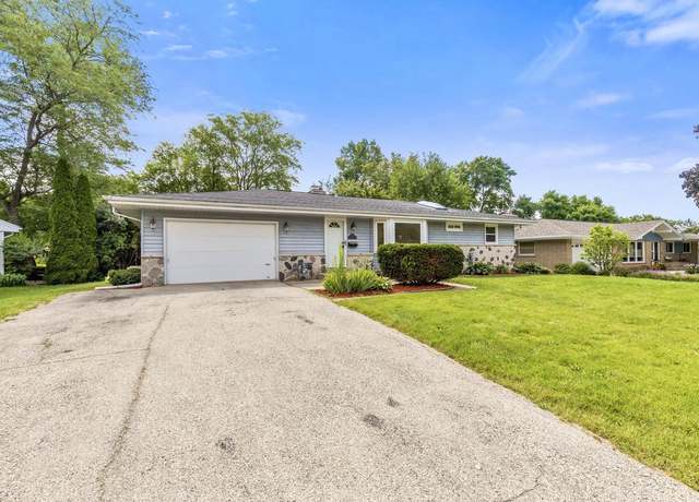 Property at 5571 Lakeview Dr, Greendale, WI 53129, 3 beds, 2.5 baths