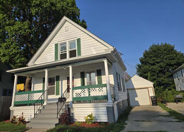 Property at 1105 Reschke Ave, Racine, WI 53404, 2 beds, 1.5 baths