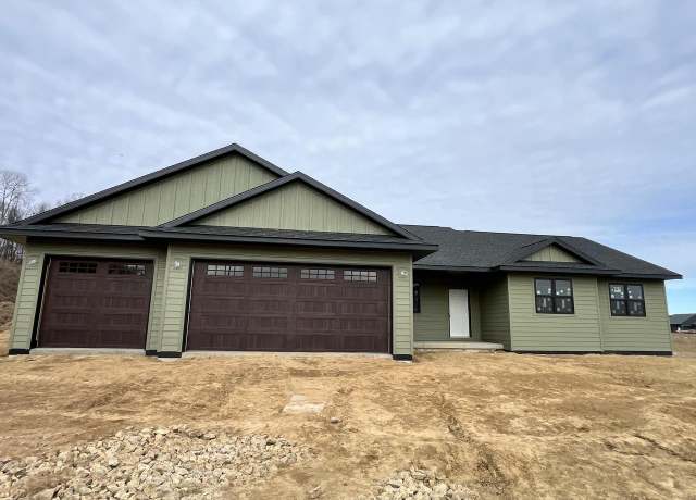 Property at 347 Southern Dr, Holmen, WI 54636, 3 beds, 2 baths