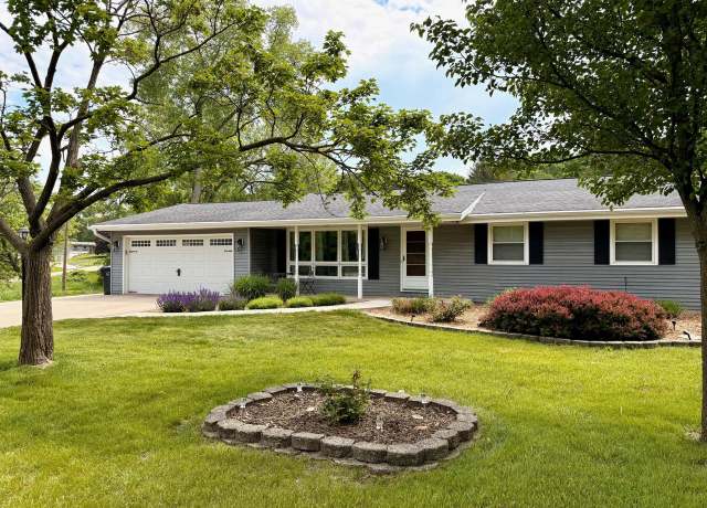 Property at W254S6620 Ridge Rd, Waukesha, WI 53189, 3 beds, 1.5 baths