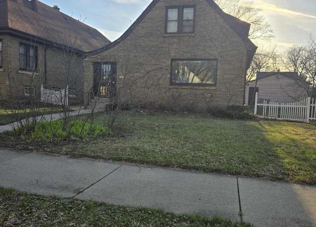 Property at 4471 N 21st St, Milwaukee, WI 53209, 3 beds, 1.5 baths