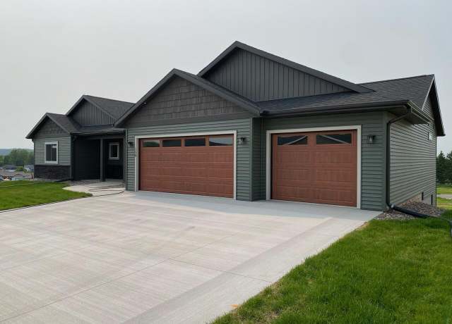 Property at 158 Southern Dr, Holmen, WI 54636, 3 beds, 2.5 baths