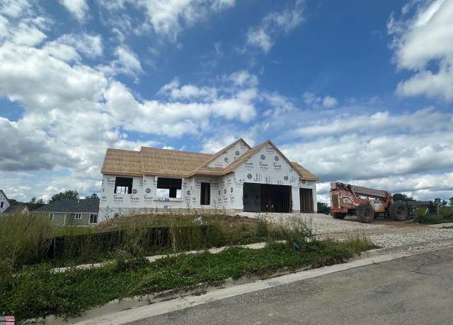Property at 804 Viewpoint Ave, Waukesha, WI 53188, 3 beds, 2 baths