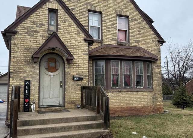 Property at 722 Waldo Blvd, Manitowoc, WI 54220, 3 beds, 1 bath