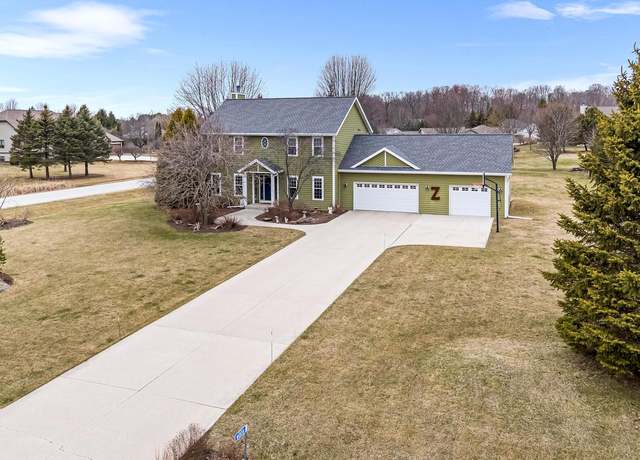 Property at W1808 High View Ct, Sheboygan, WI 53083, 4 beds, 3 baths