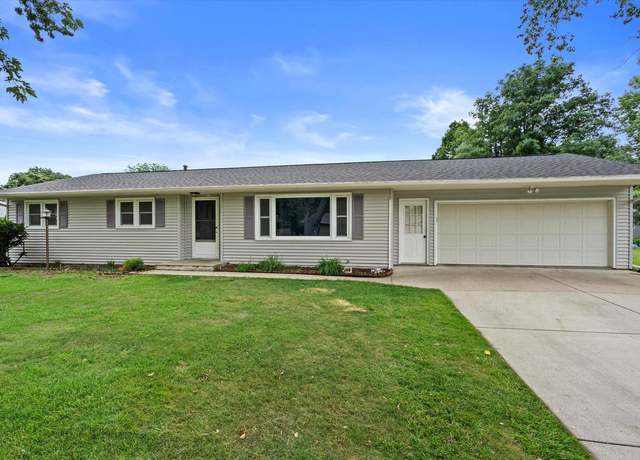 Property at 675 Daffodil Ct, Oconomowoc, WI 53066, 3 beds, 1.5 baths