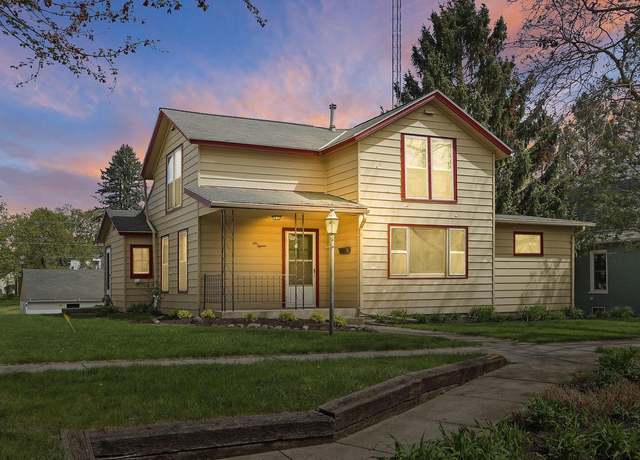 Property at 615 Water St, Lake Geneva, WI 53147, 3 beds, 1 bath