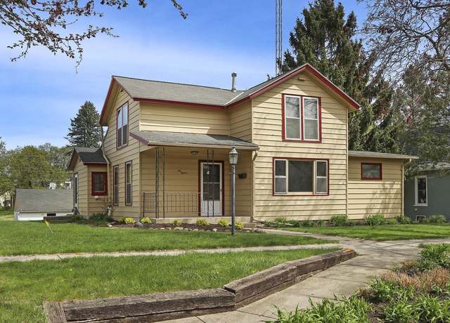 Property at 615 Water St, Lake Geneva, WI 53147, 3 beds, 1 bath