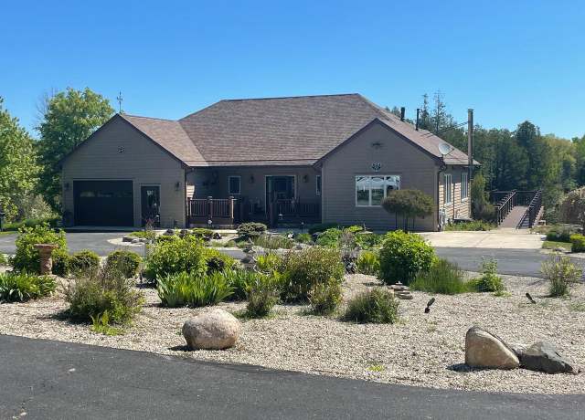 Property at 658 N Forest Dr, Forestville, WI 54213, 3 beds, 2.5 baths