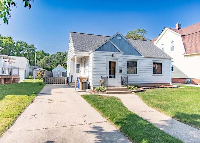 Property at 2000 42nd St, Kenosha, WI 53140, 3 beds, 1 bath