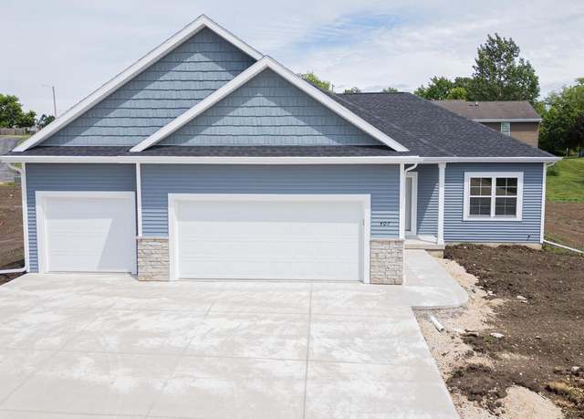 Property at 407 Valley Dr, Theresa, WI 53091, 3 beds, 2 baths