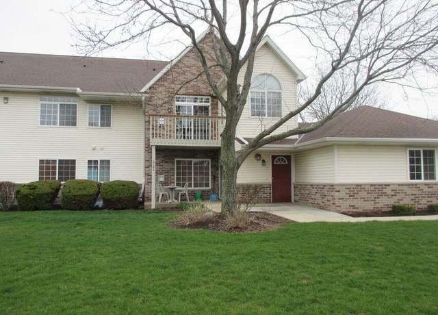 Property at 4784 W Maple Leaf Cir, Greenfield, WI 53220, 2 beds, 2 baths