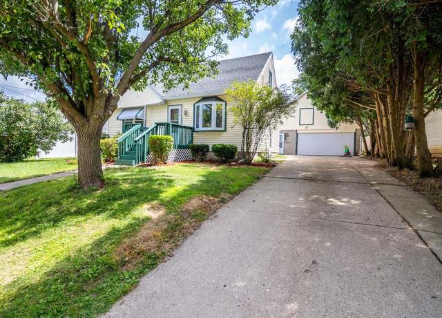 Property at 116 N College Ave, Fox Lake, WI 53933, 2 beds, 2 baths