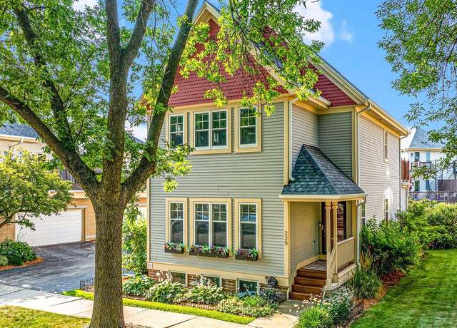 Property at 225 E Vine St, Milwaukee, WI 53212, 2 beds, 3.5 baths