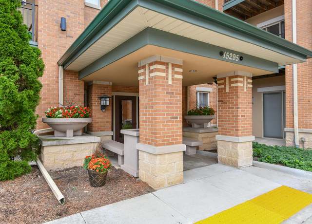 Property at 15295 W Library Ln #306, New Berlin, WI 53151, 1 bed, 1 bath
