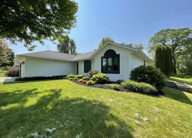 Property at W2077 Hannah Ln, Sheboygan, WI 53083, 4 beds, 3 baths