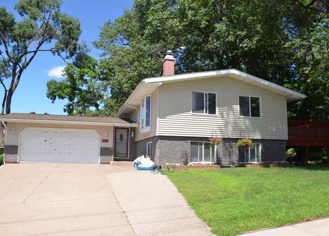 Property at 1217 Wilson St, Onalaska, WI 54650, 4 beds, 2 baths