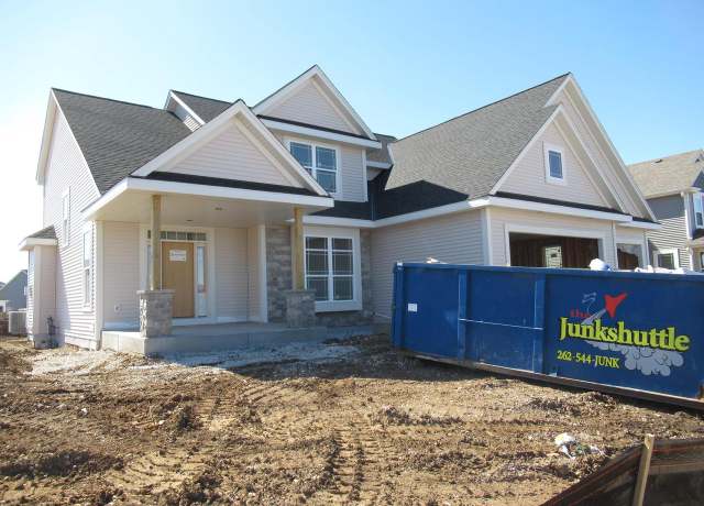 Property at 1299 Violet St, Oconomowoc, WI 53066, 4 beds, 2.5 baths