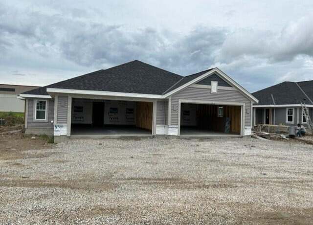 Property at 512 Hunter Oaks Blvd #901, Watertown, WI 53094, 2 beds, 2 baths
