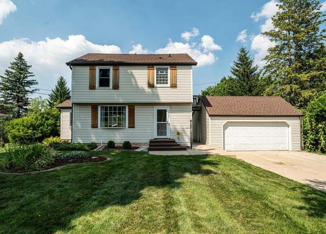 Property at 18060 Midland Pl, Brookfield, WI 53045, 3 beds, 1.5 baths