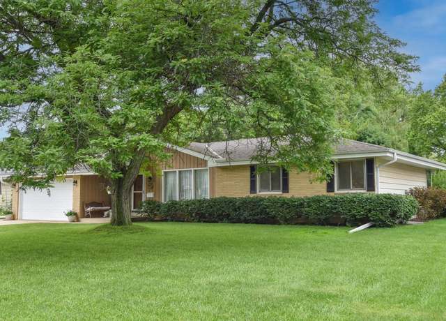 Property at 5928 Sugarbush Ln, Greendale, WI 53129, 3 beds, 1.5 baths